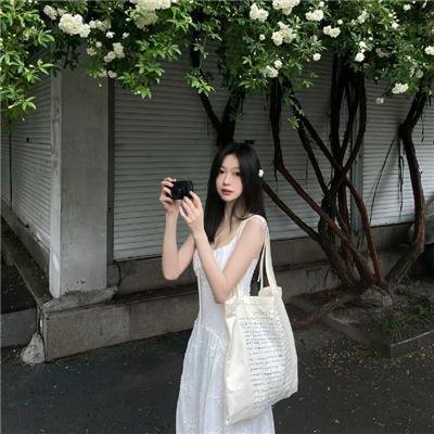 纯真小镇的夫人